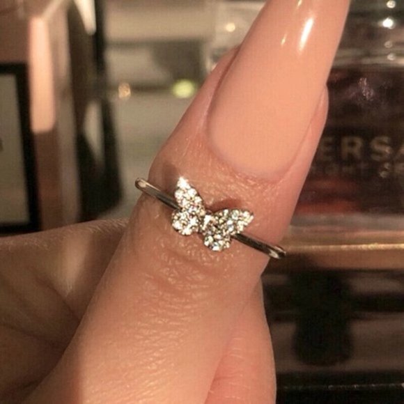 Gorgeous 925 Silver Filled White Sapphires Buttefly Ring - Picture 2 of 2